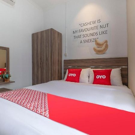 Oyo Life 3246 Walnut Inn G-10 Telukjambe Luaran gambar