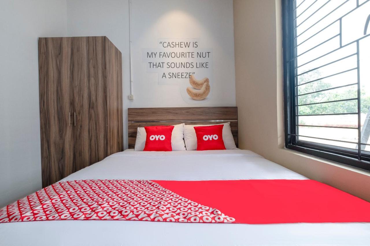 Oyo Life 3246 Walnut Inn G-10 Telukjambe Luaran gambar